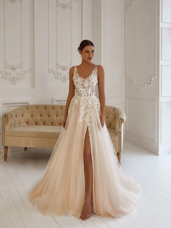 Robe de mariée Adonis en dentelle et tulle fluide – Maison Preciosa Dax