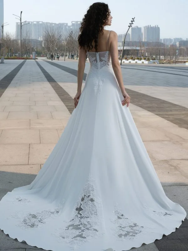 Robe de mariée Alma dos en dentelle et jupe fluide – Maison Preciosa Dax