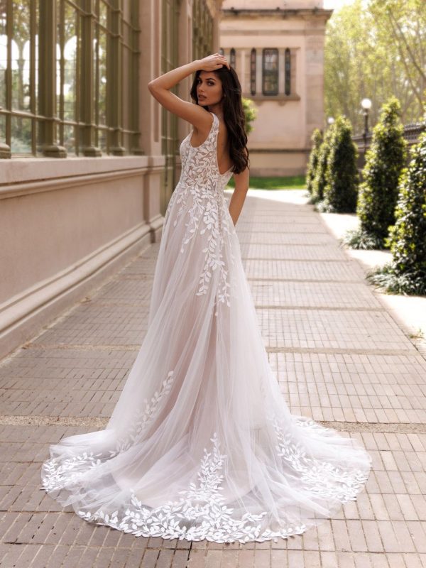 Robe de mariée Althéa en tulle avec dentelle et traîne élégante – Maison Preciosa Dax