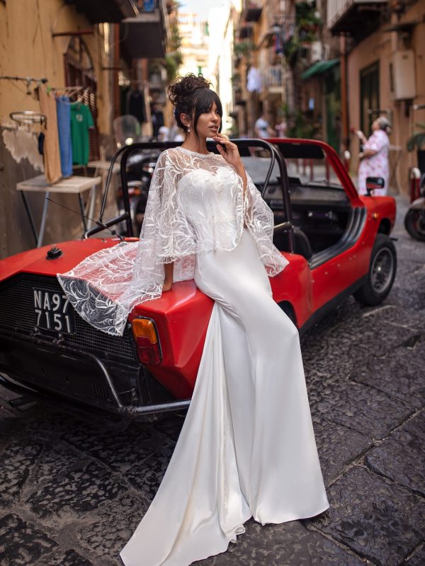 Robe de mariée Esmeralda fluide dentelle cape – Maison Preciosa Dax