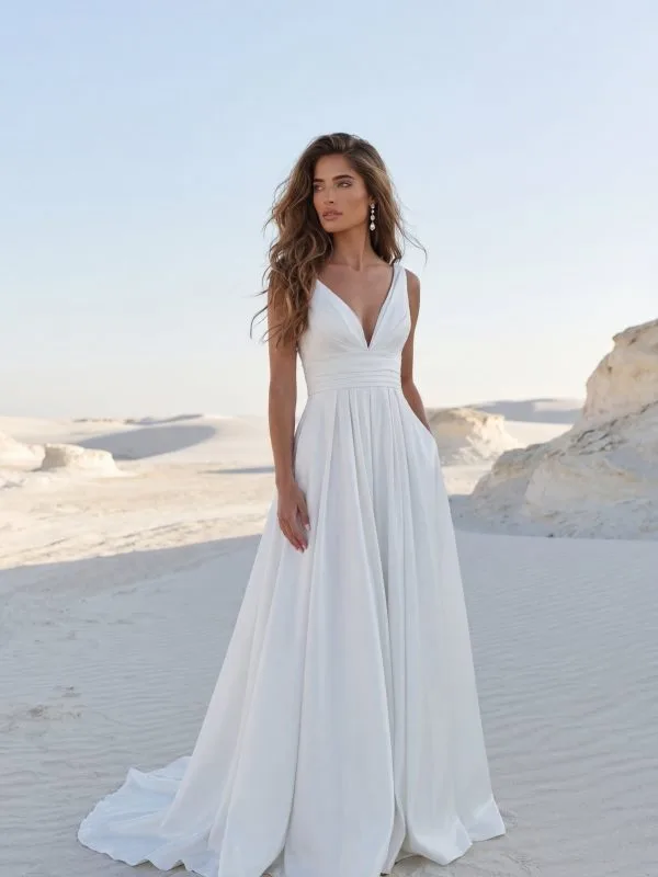 Robe de mariée évasée A-line Dalla – satin épuré – Maison Preciosa, boutique mariage à Dax (Landes)
