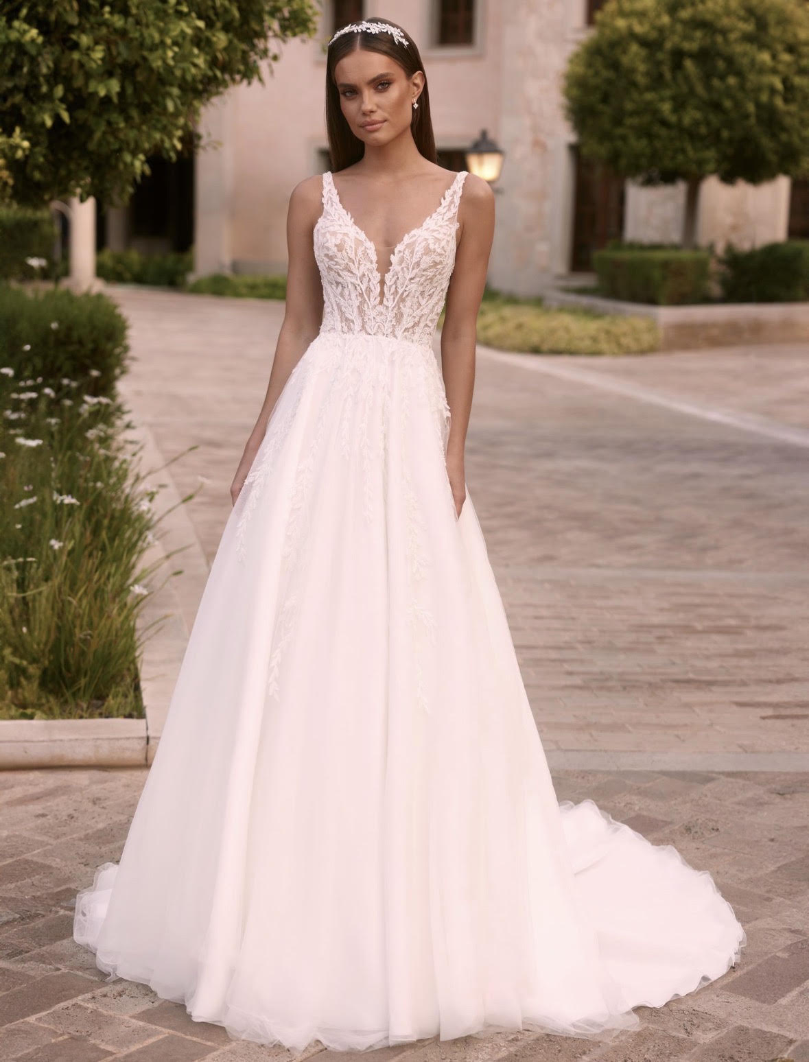 Robe de mariée dos nu Perséphone 2 Robe de mariée Perséphone – vue de face – Maison Preciosa Dax