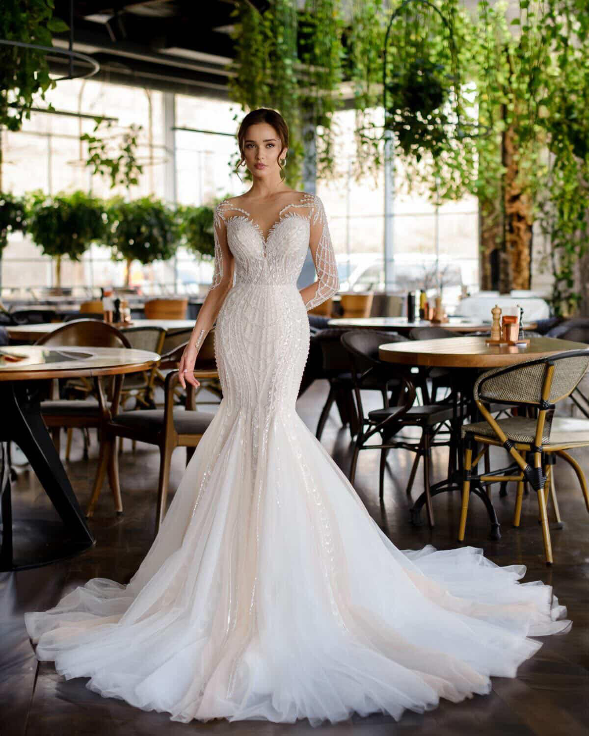 Robe de mariée sirène THÉIA – Dentelle raffinée et dos illusion couture 2 Robe de mariée Théia – vue de face – Maison Preciosa Dax