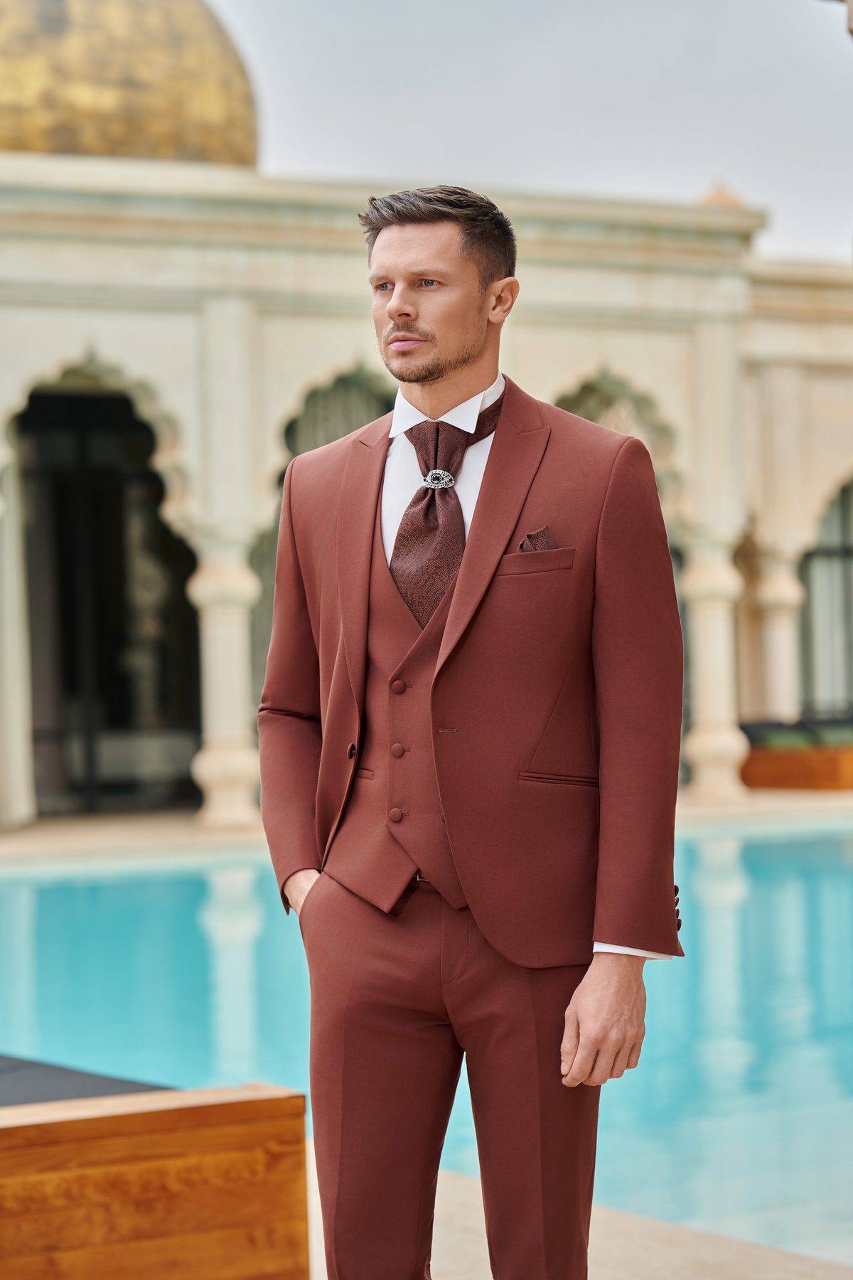 Costume de mariage homme terracotta brique Côme 1 Costume homme brique Côme mariage – Maison Preciosa Dax